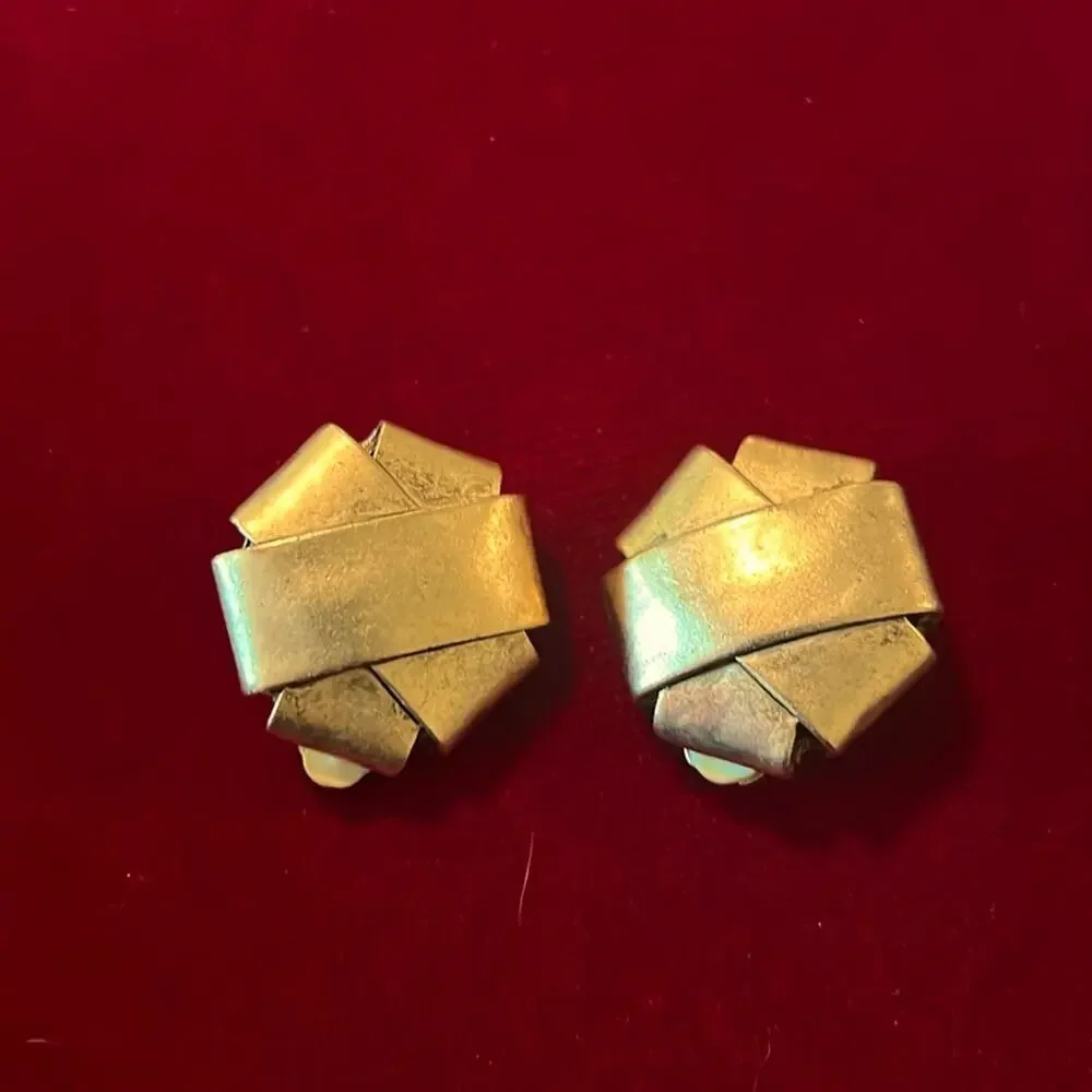 Vintage heavy Clip Earrings